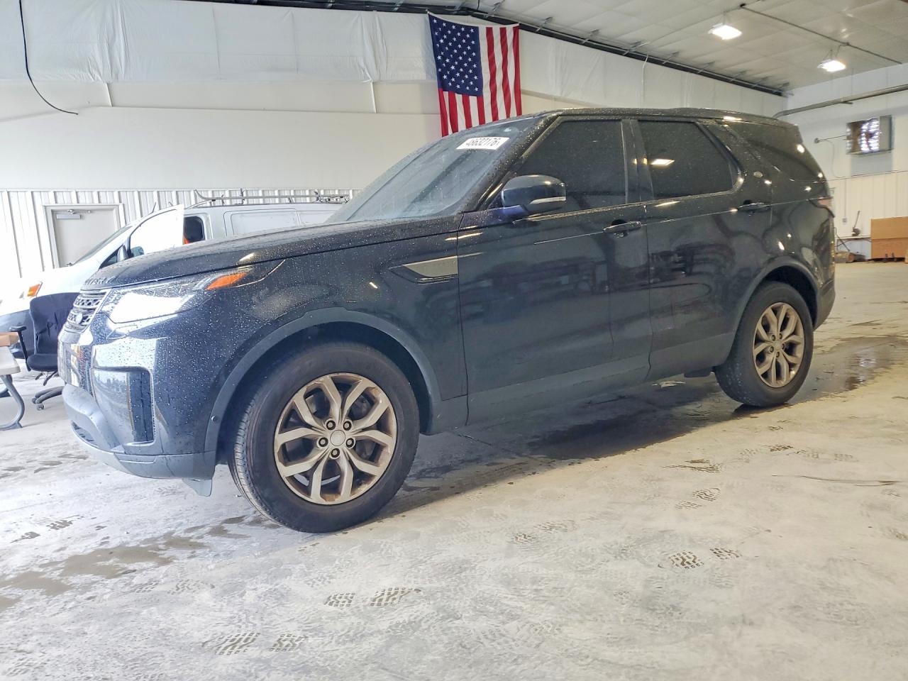 Salvage Land Rover Discovery Image