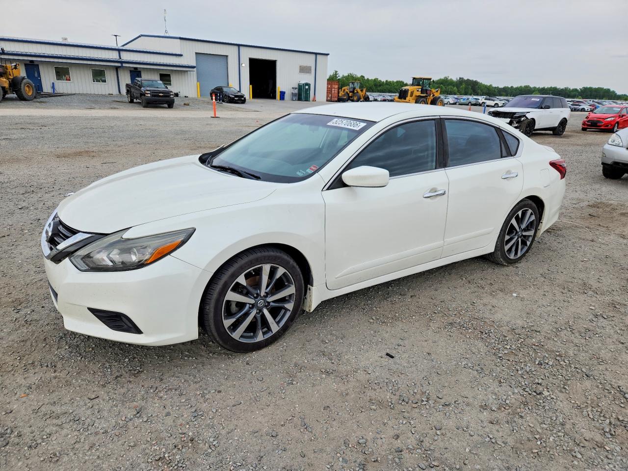Salvage Nissan Altima Image