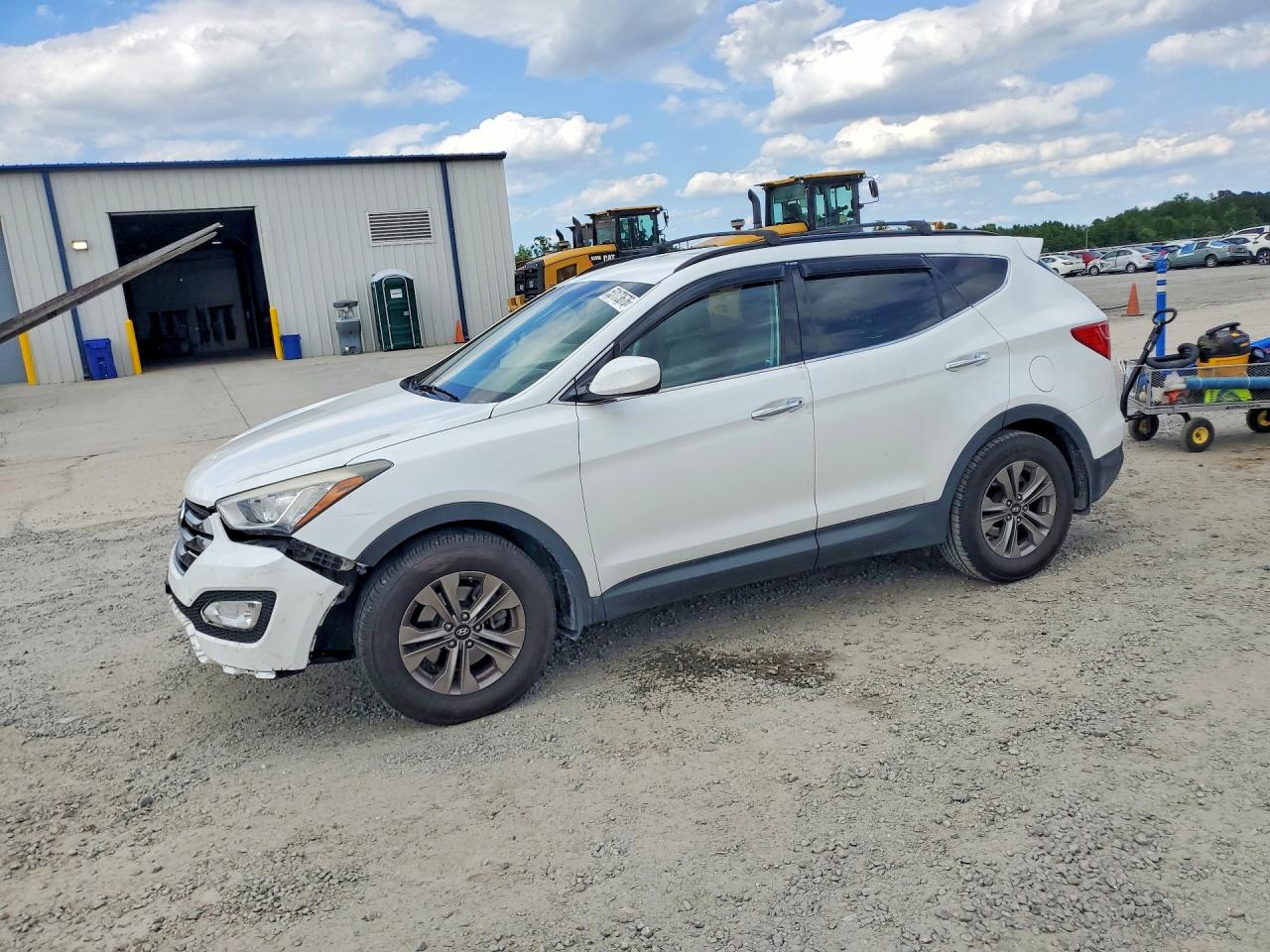 Salvage Hyundai SANTA FE Image