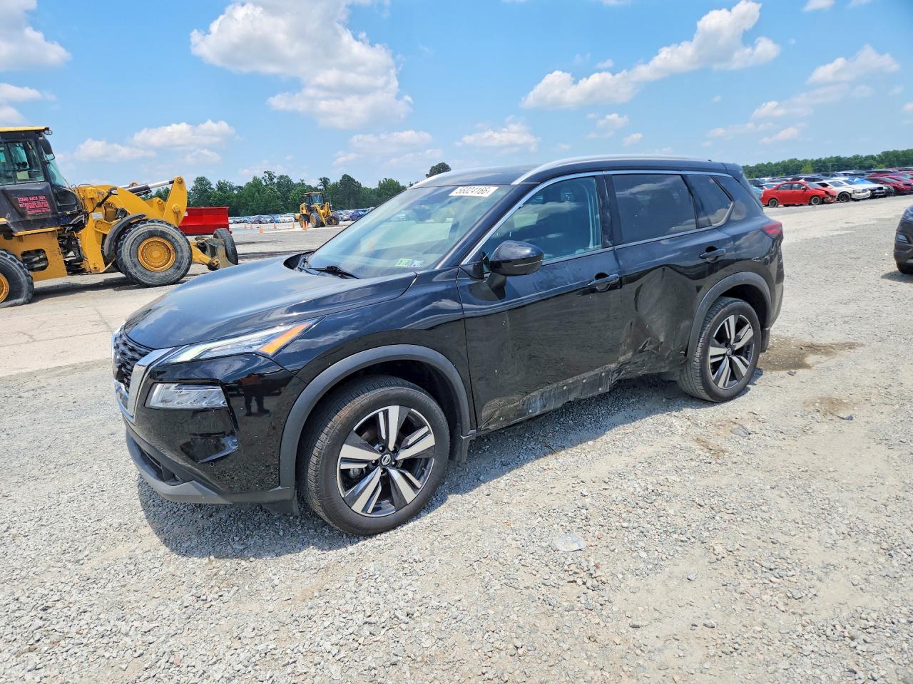 Salvage Nissan Rogue Image