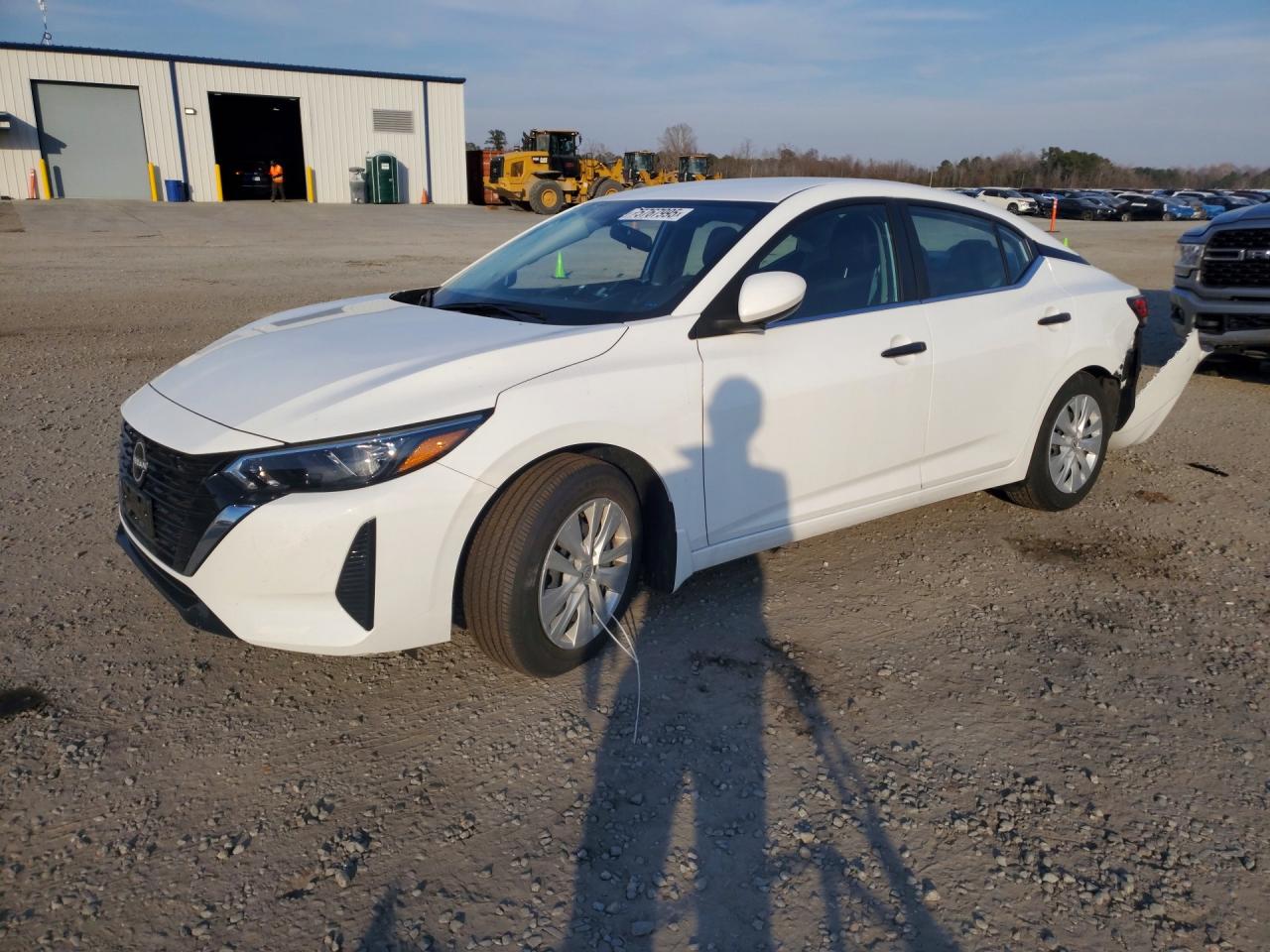 Salvage Nissan Sentra Image