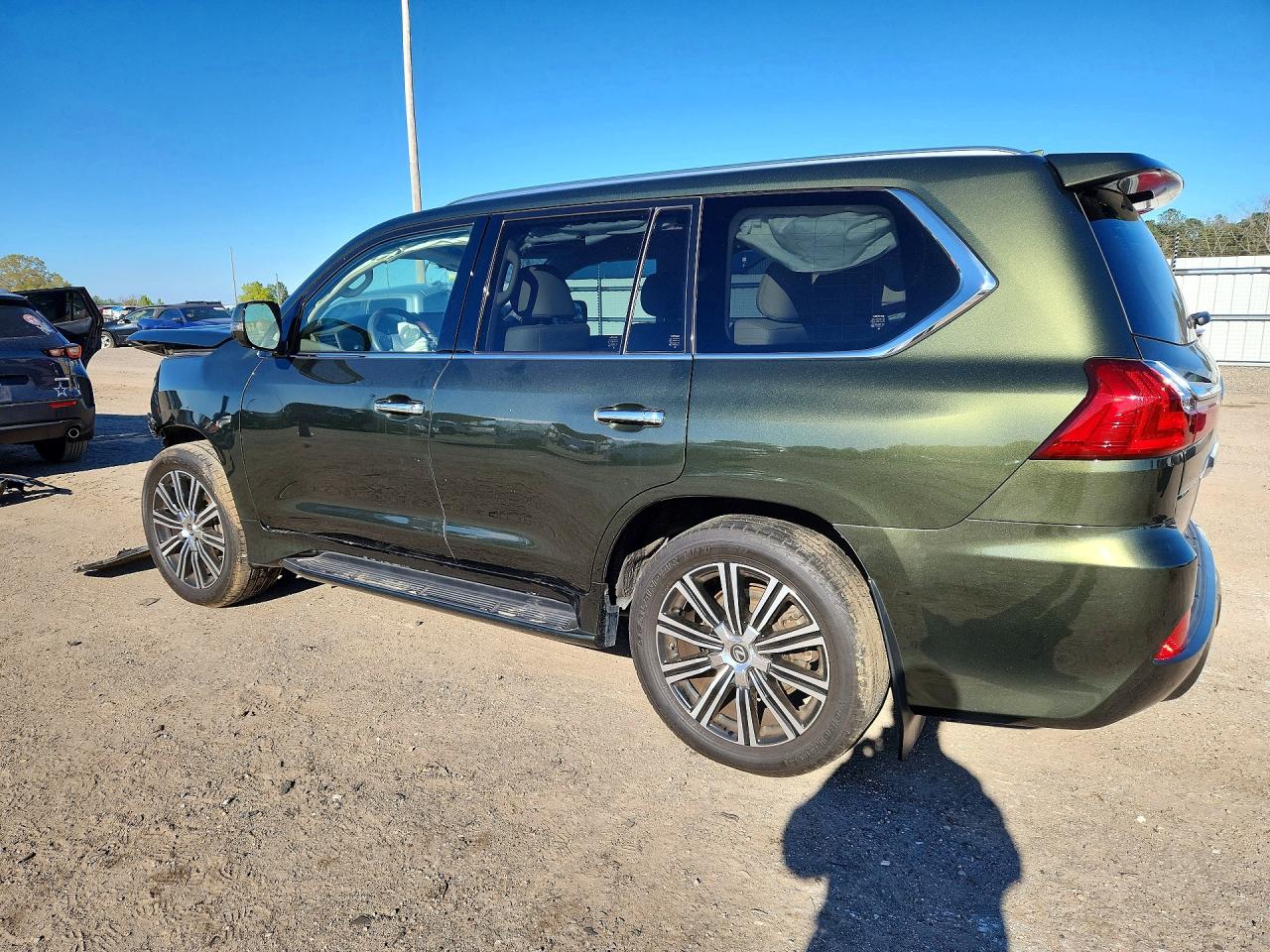 Lexus Lx 570 Thr Three-row