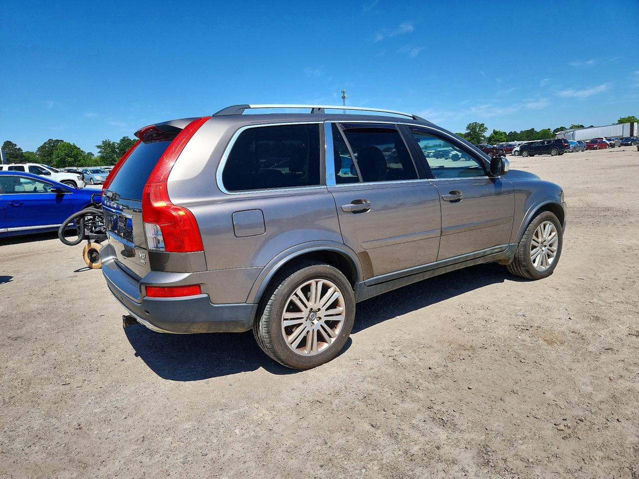 Volvo XC90 V8