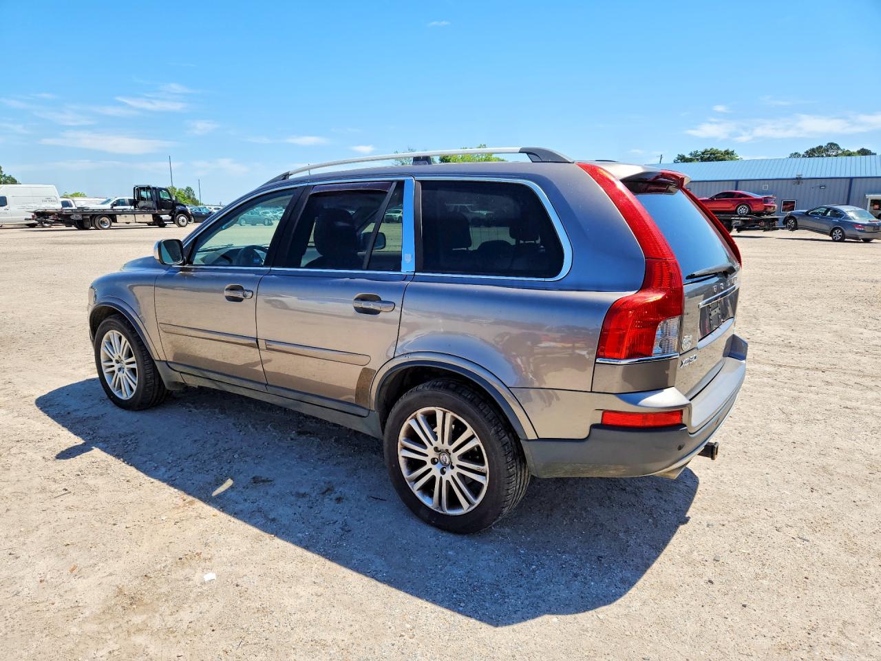 Volvo XC90 V8