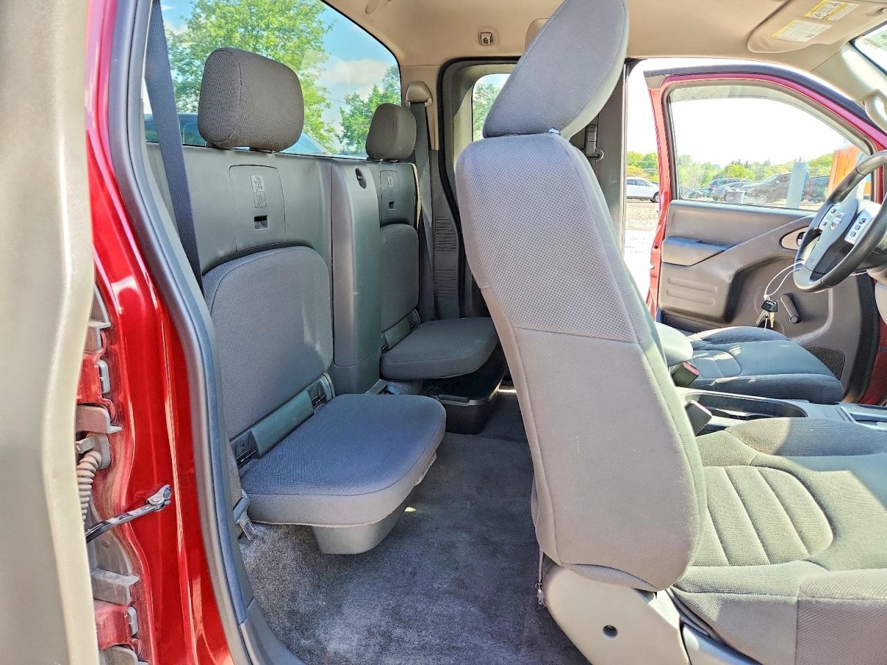 Nissan Frontier S