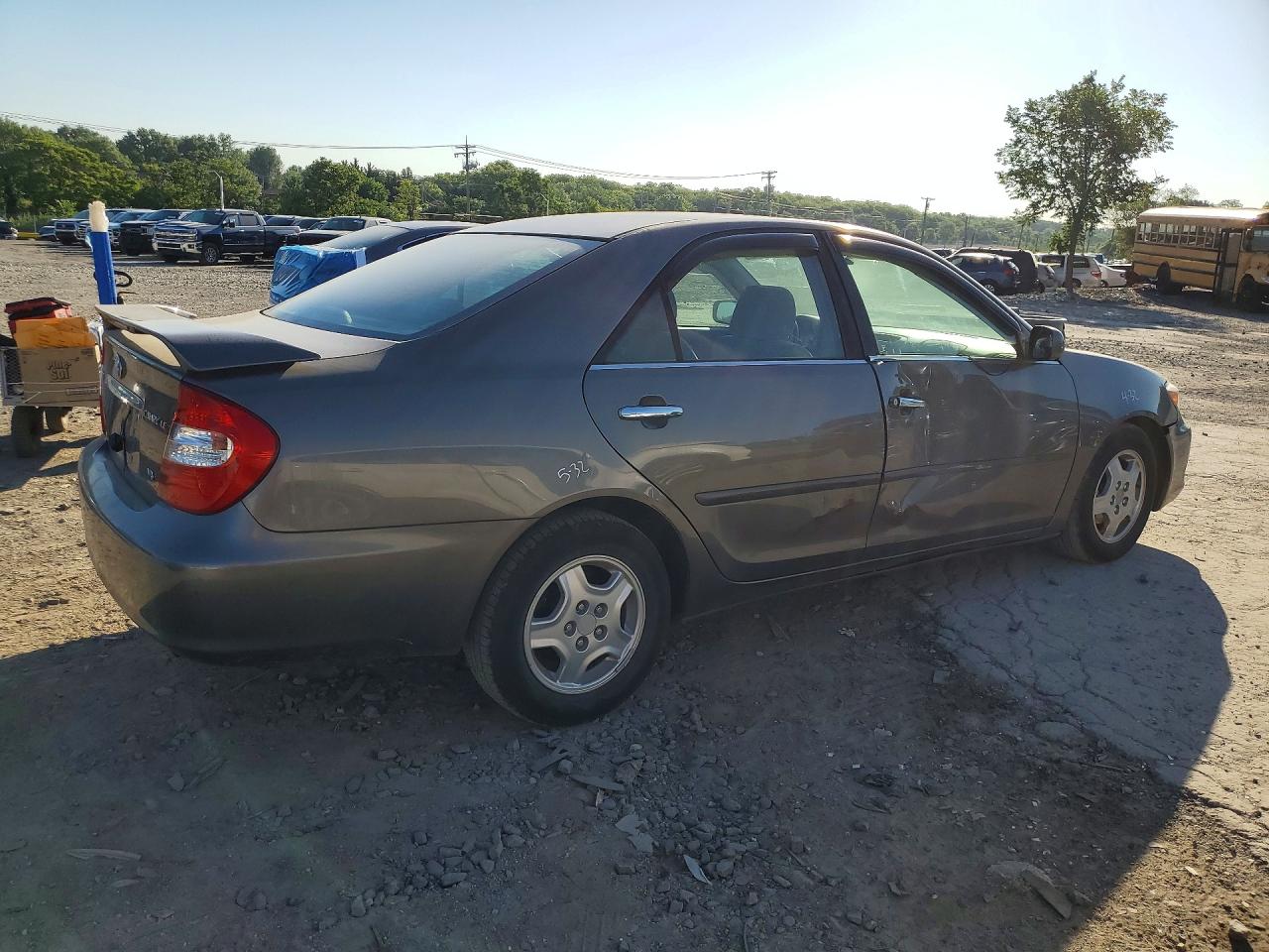 Toyota Camry Le V6