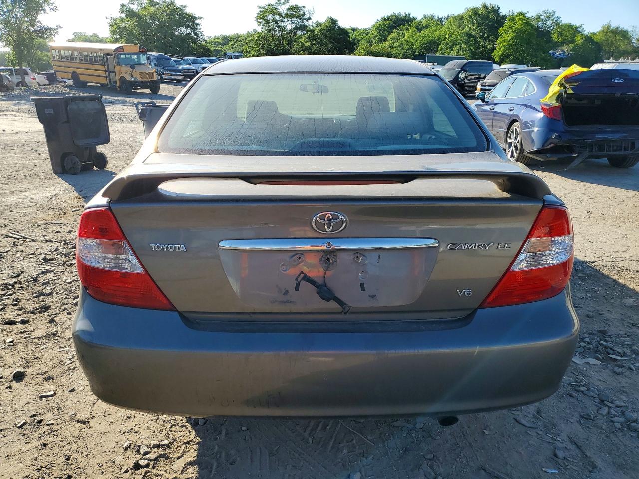 Toyota Camry Le V6