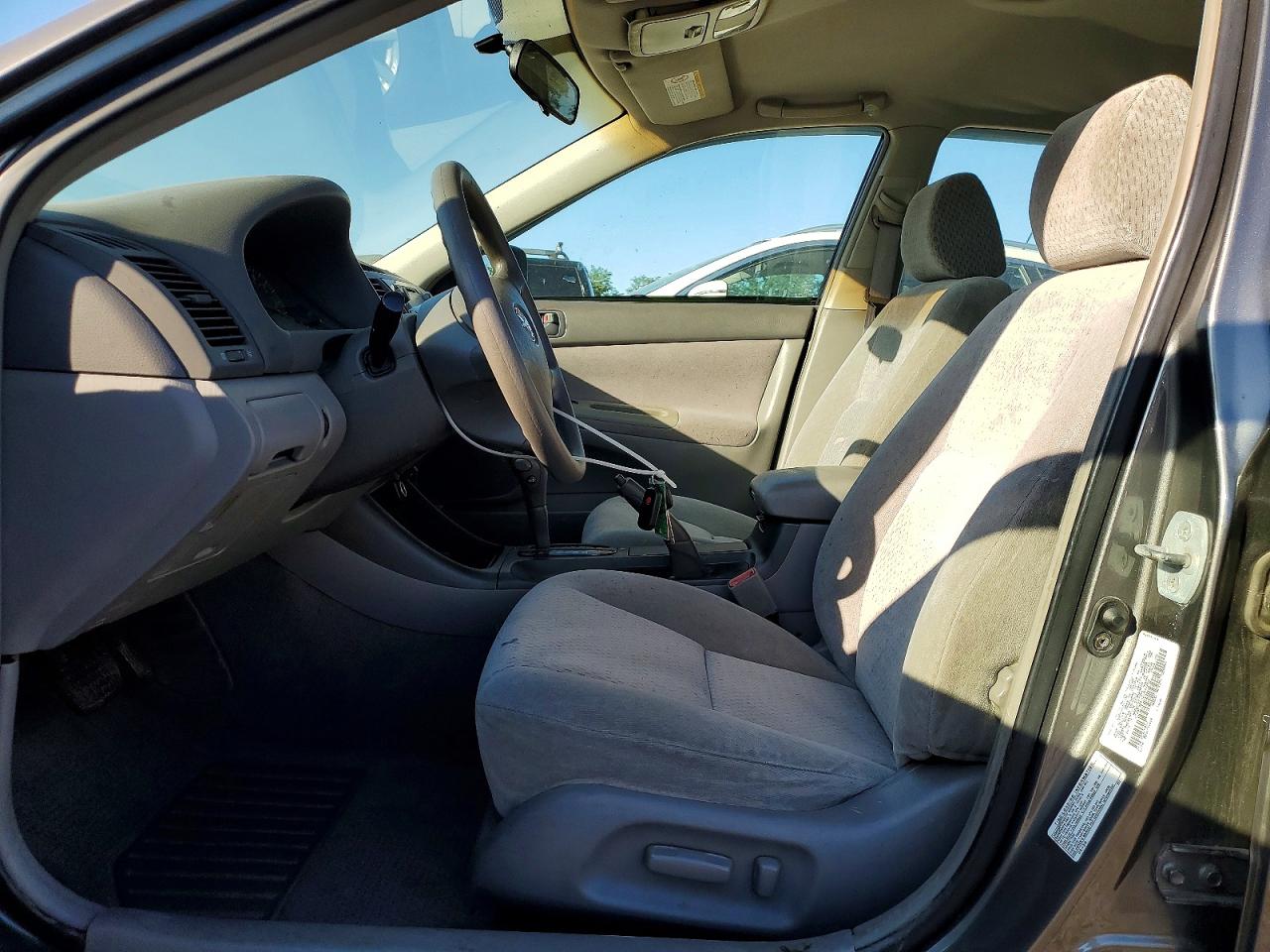 Toyota Camry Le V6