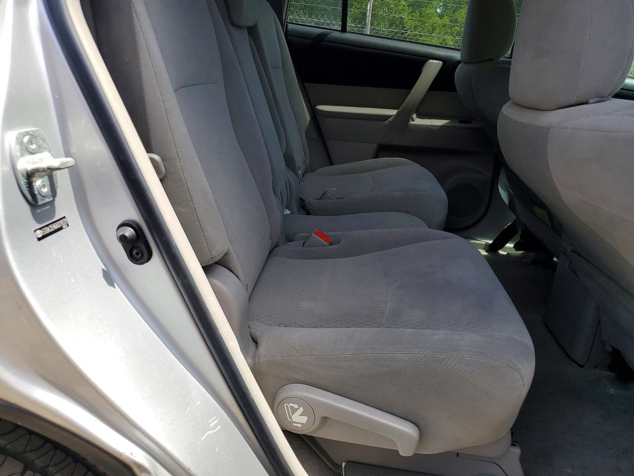 Toyota Highlander Base
