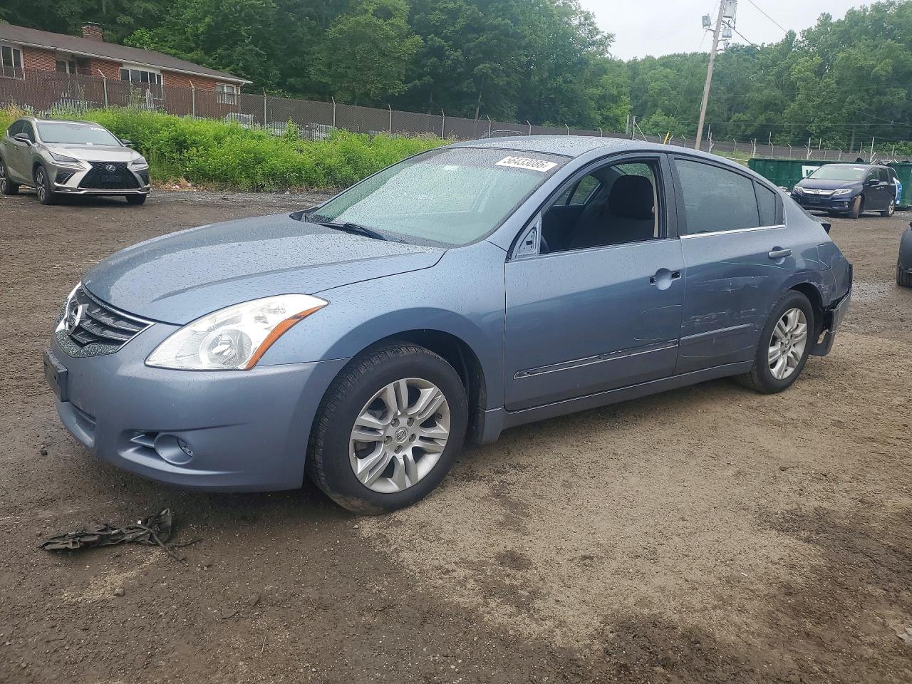 Salvage Nissan Altima Image