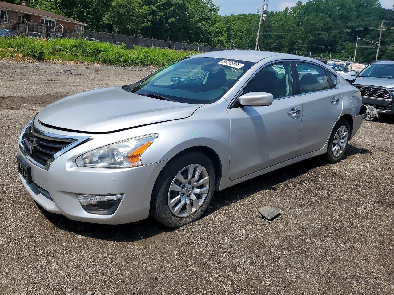 Salvage Nissan Altima Image