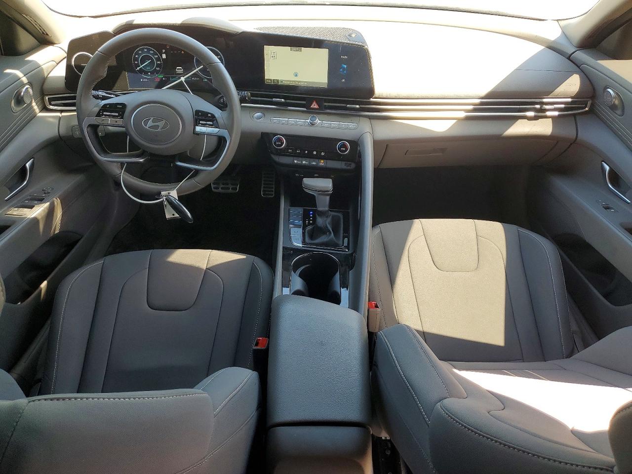 Hyundai ELANTRA Sel Sport