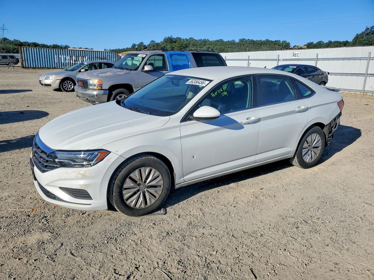 Salvage Volkswagen Jetta Image