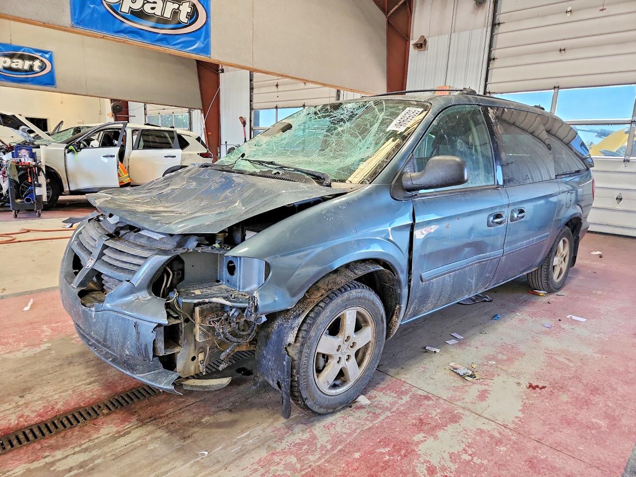 Salvage Dodge Caravan Image