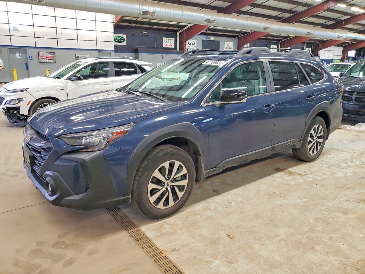 Salvage Subaru Outback Image