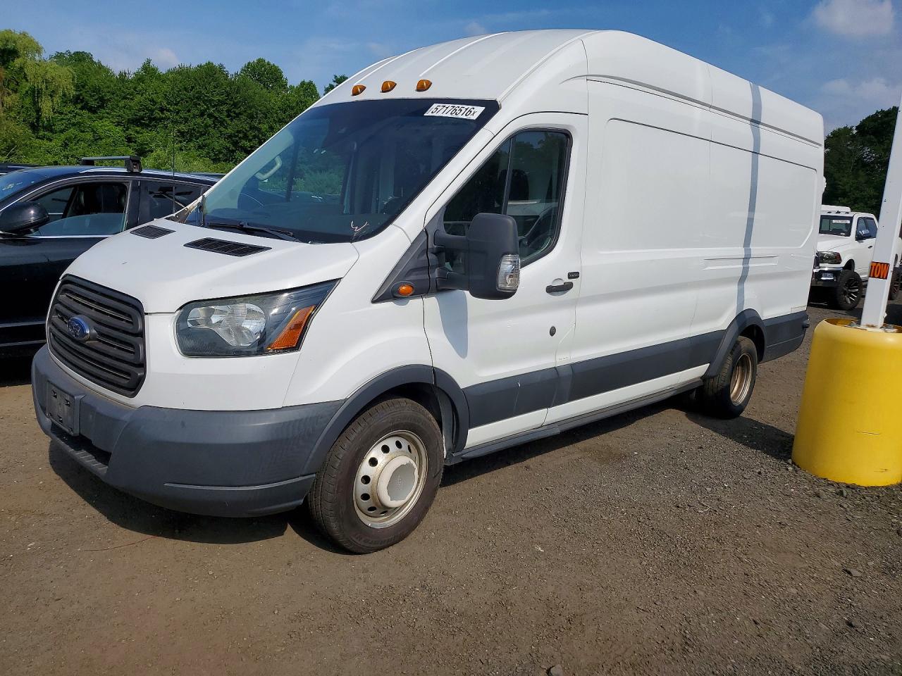 Salvage Ford Transit Image