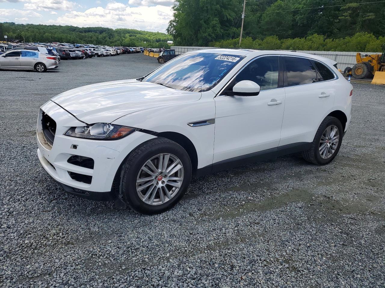 Salvage Jaguar F-PACE Image