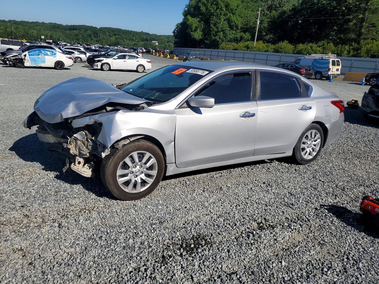 Salvage Nissan Altima Image