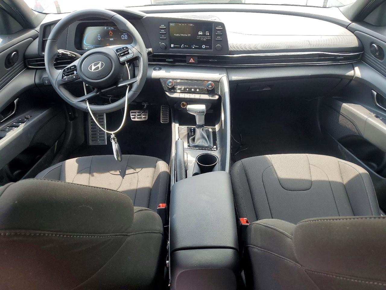 Hyundai ELANTRA Sel Sport