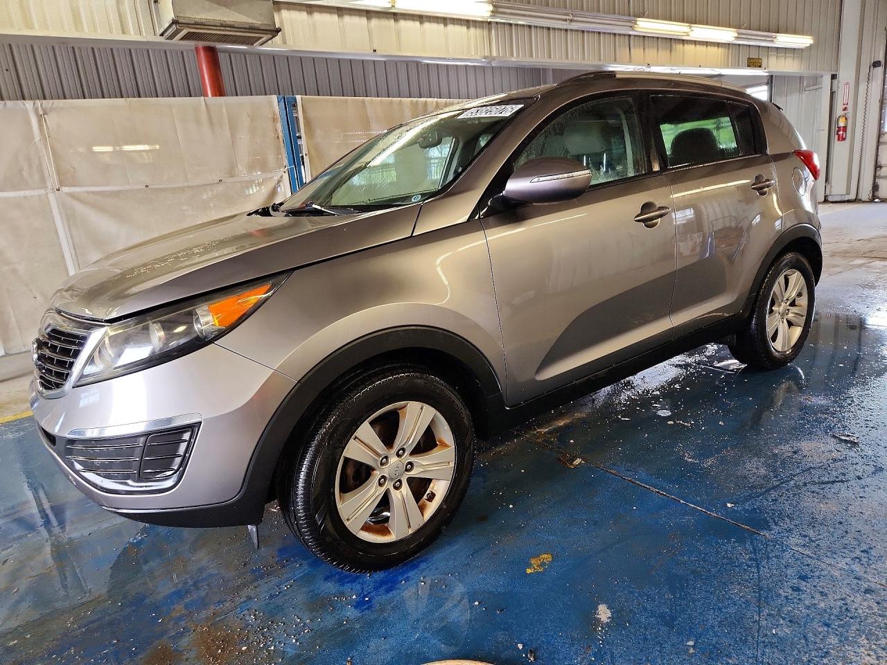 Salvage Kia Sportage Image