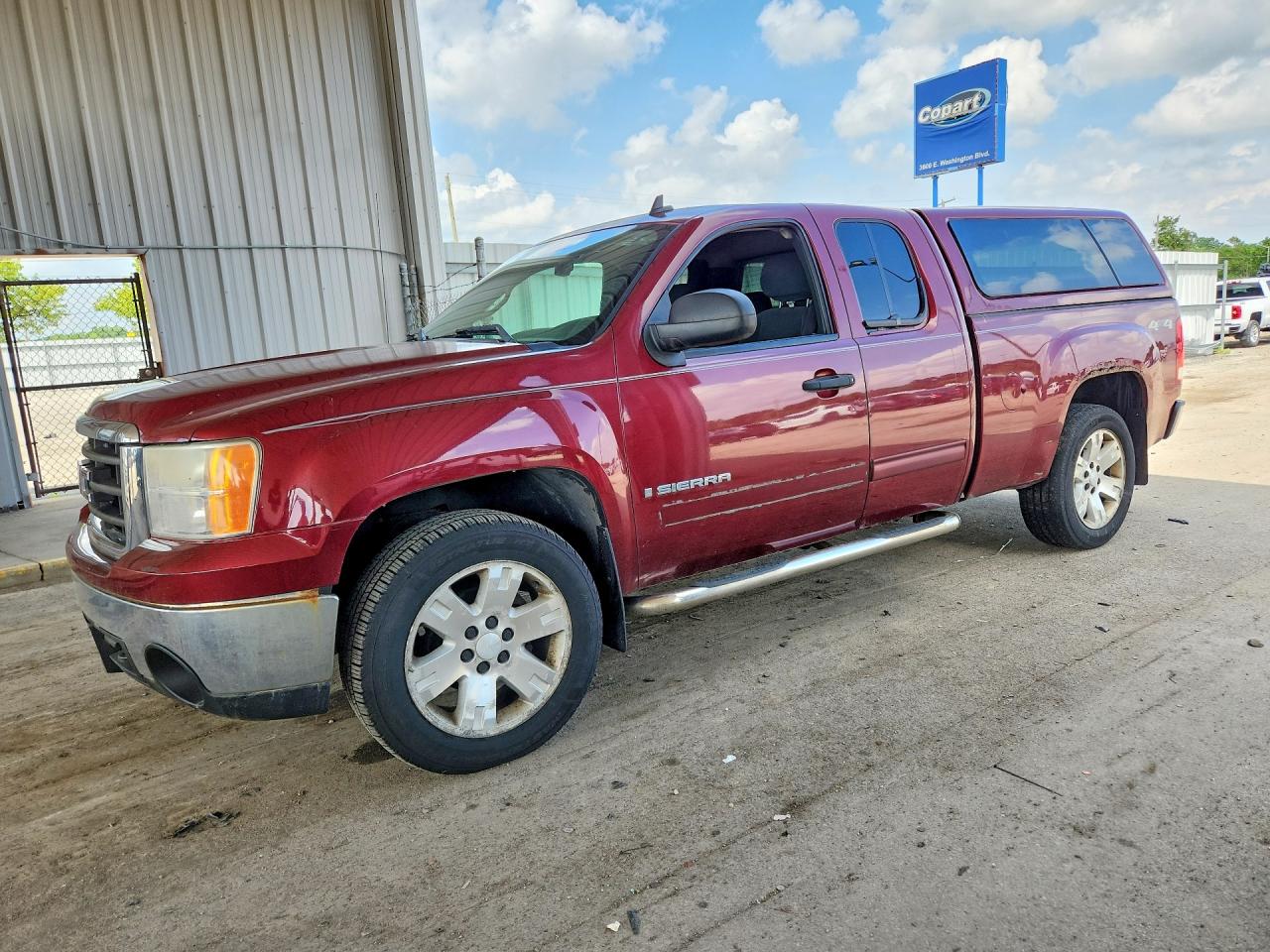 Salvage GMC Sierra Image