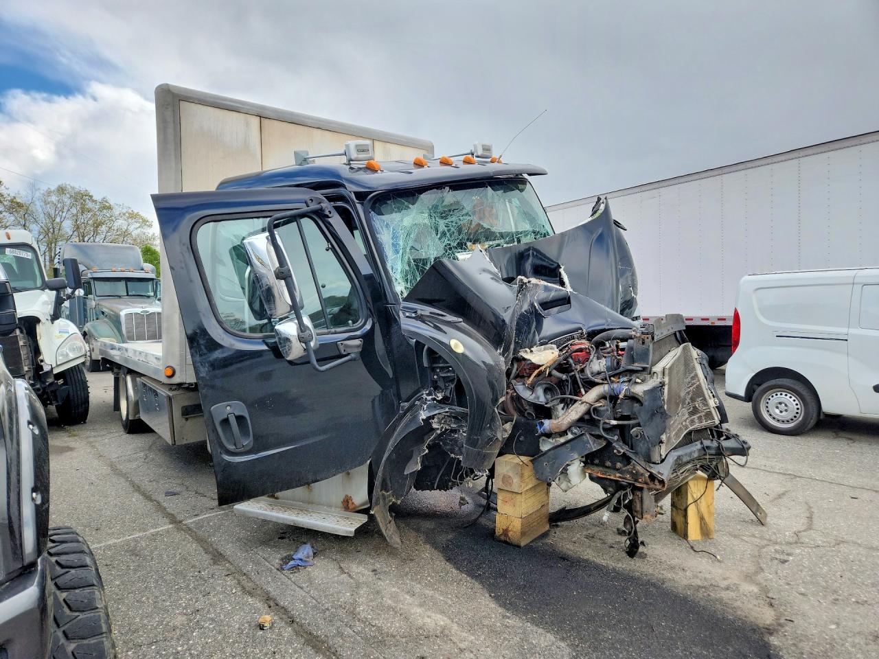 Freightliner M2 106 Medium Duty