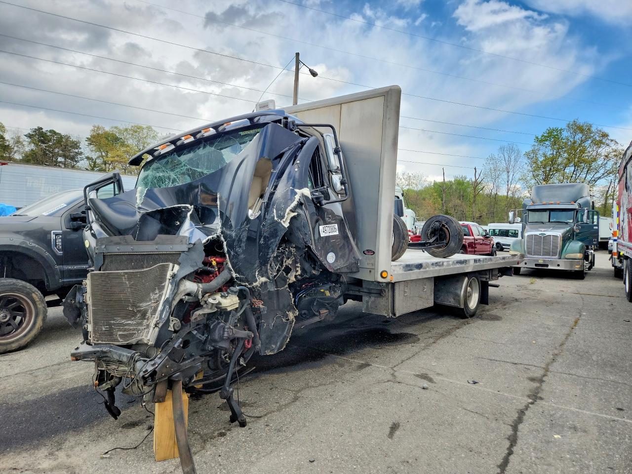 Salvage Freightliner M2 Image