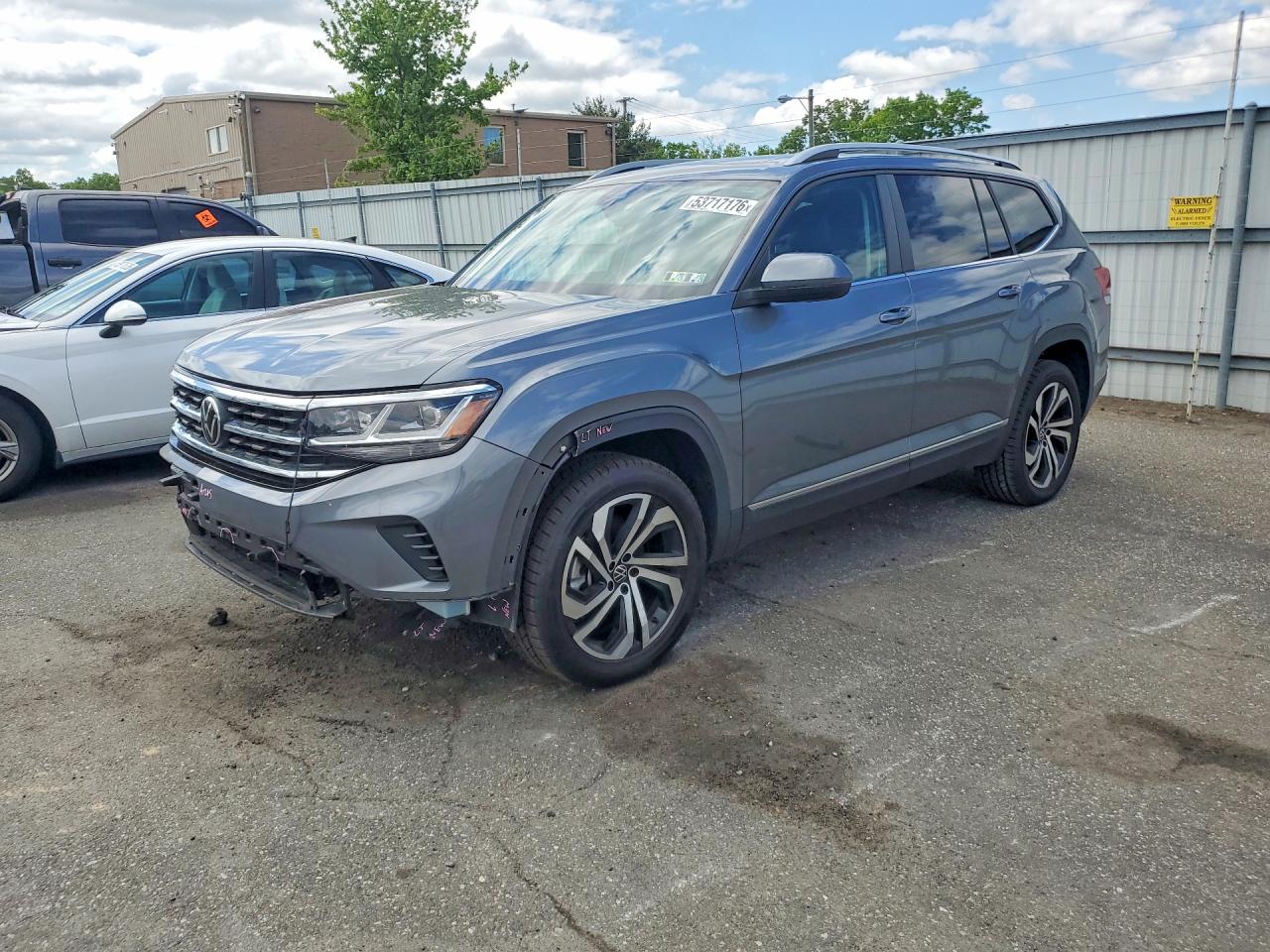 Salvage Volkswagen Atlas Image