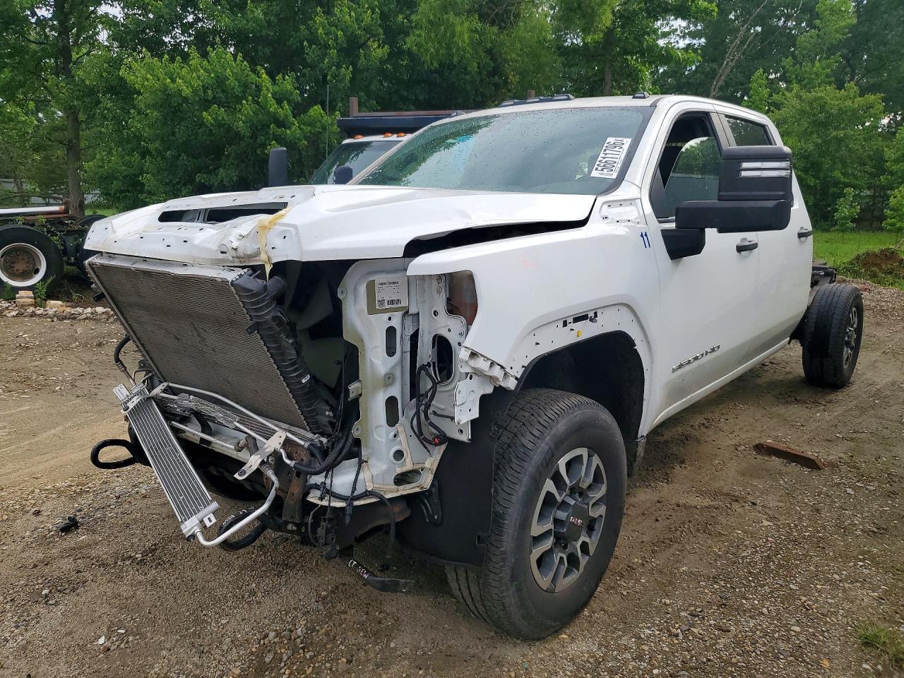 Salvage GMC Sierra Image