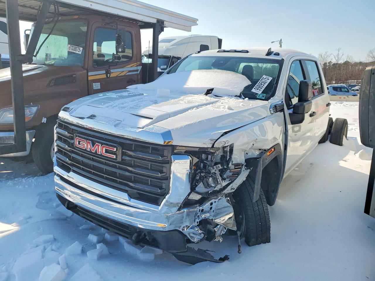 Salvage GMC Sierra Image