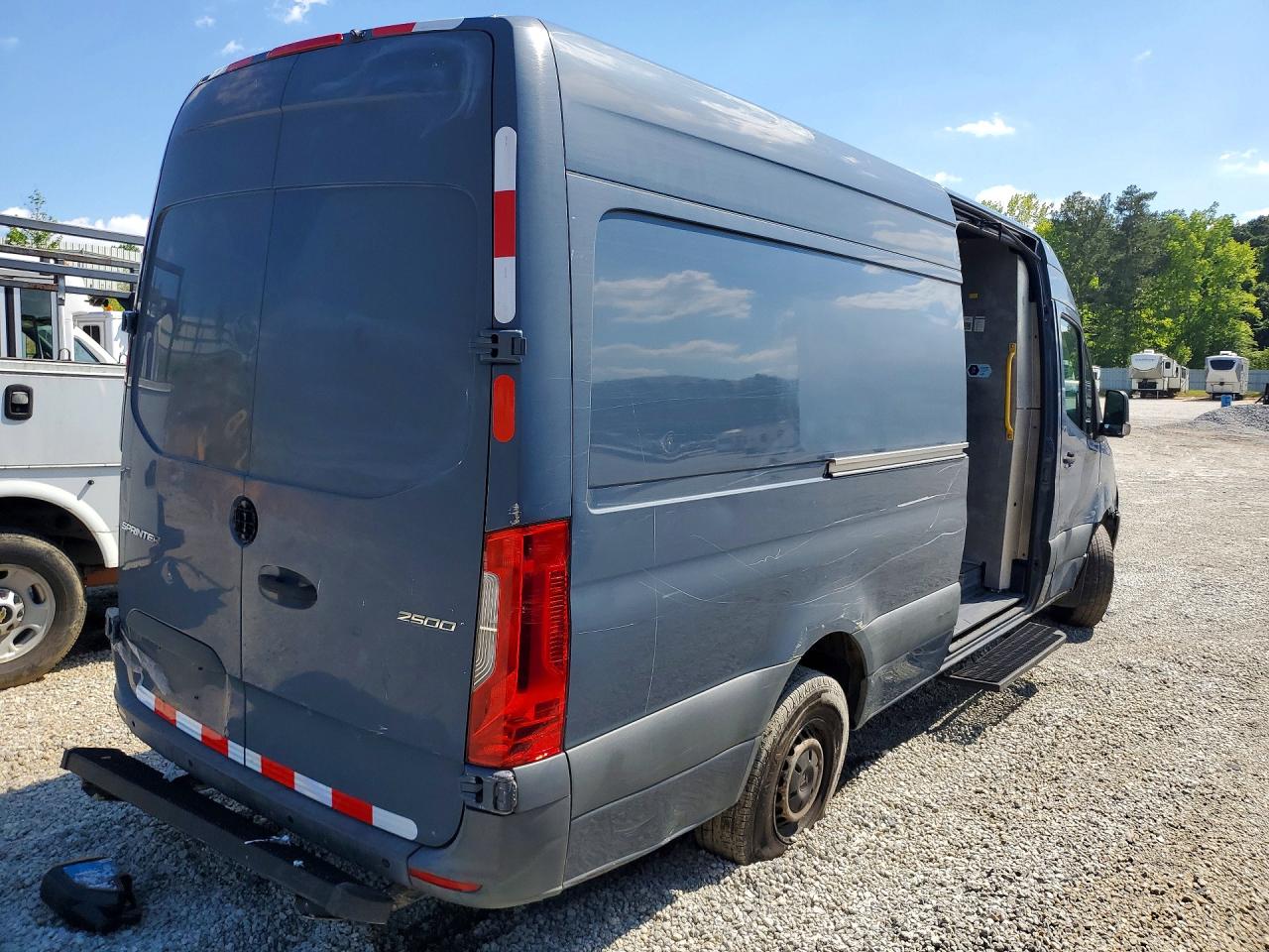 Mercedes-Benz Sprinter 2500