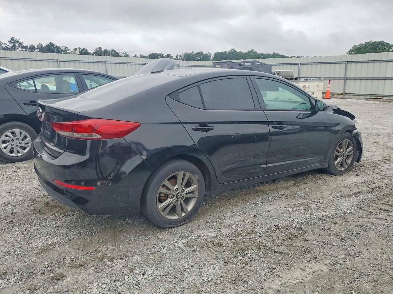Hyundai ELANTRA Value Edition