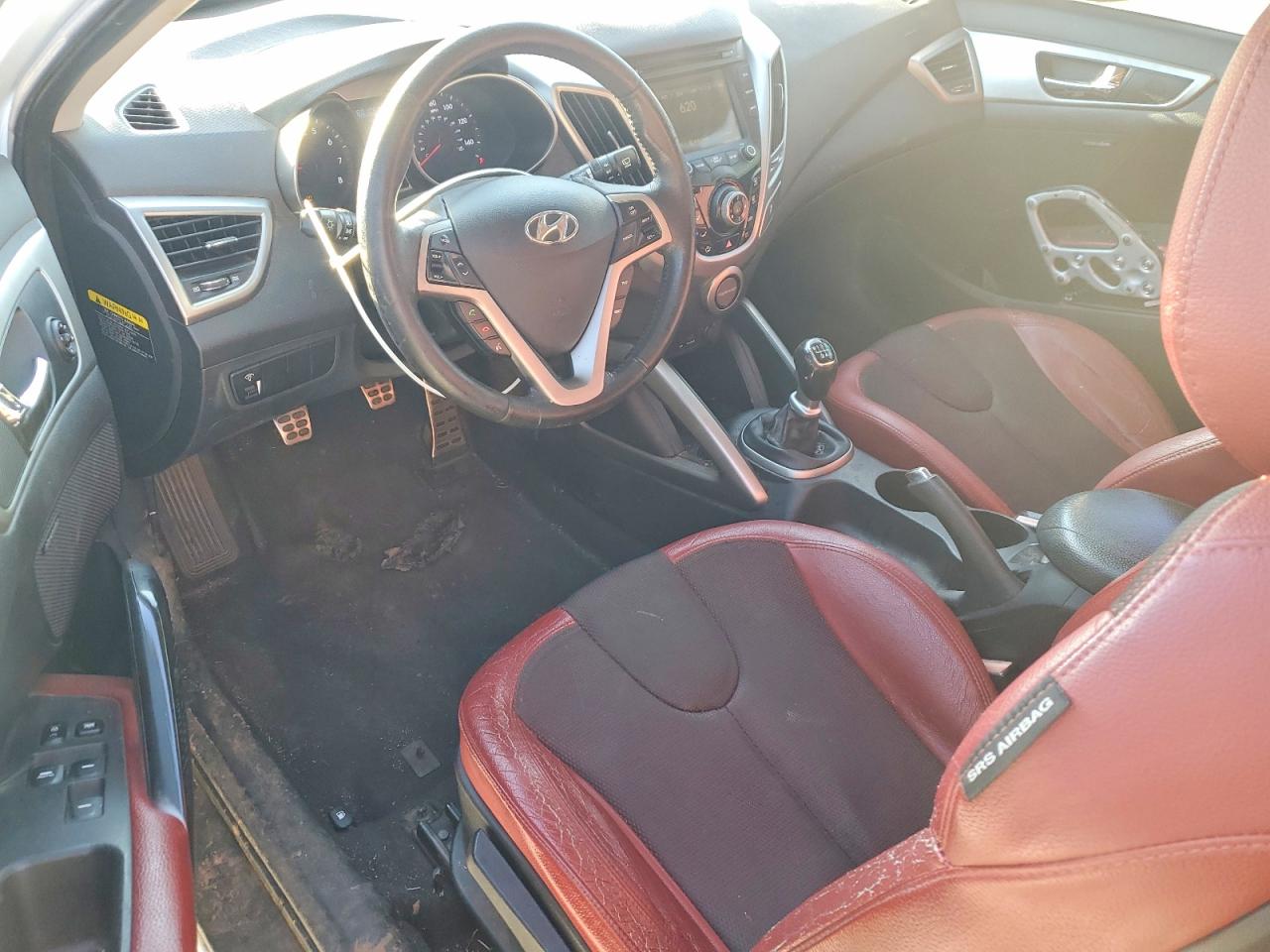 Hyundai VELOSTER Base