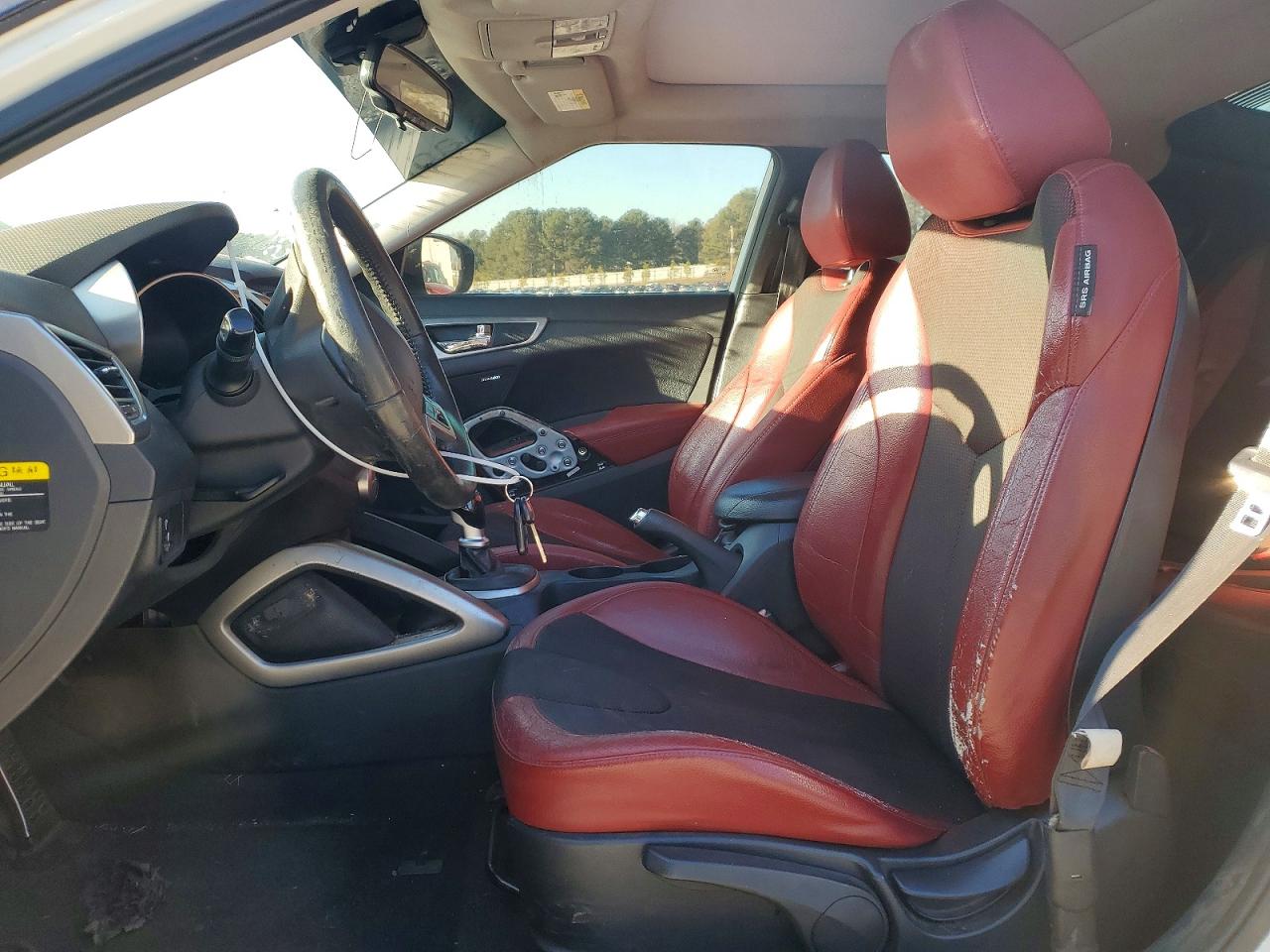Hyundai VELOSTER Base
