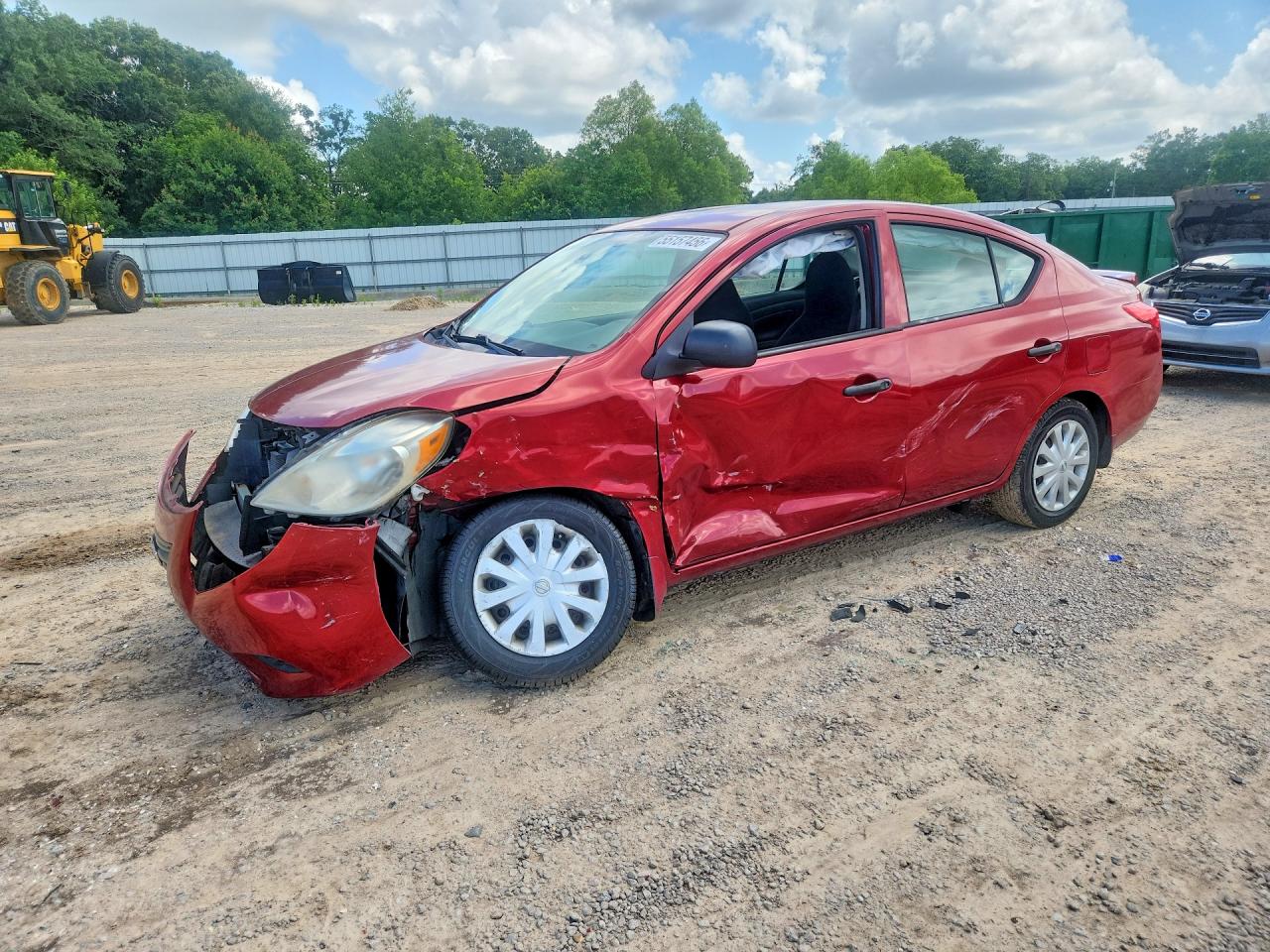 Salvage Nissan Versa Image