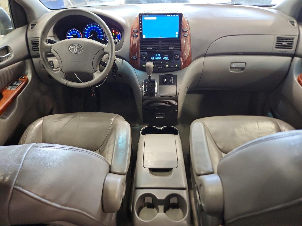 Toyota Sienna Xle 7 Passenger