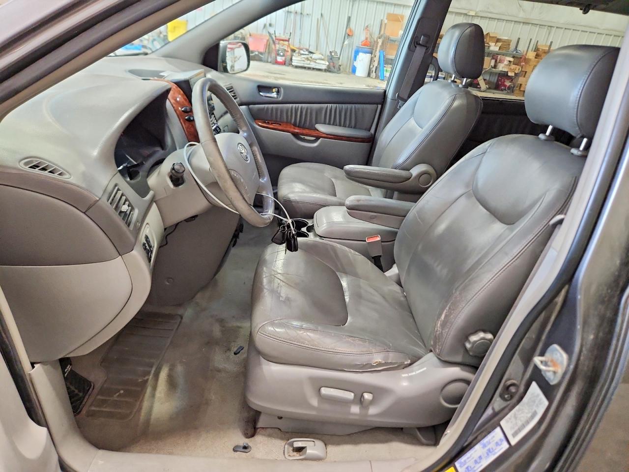 Toyota Sienna Xle 7 Passenger