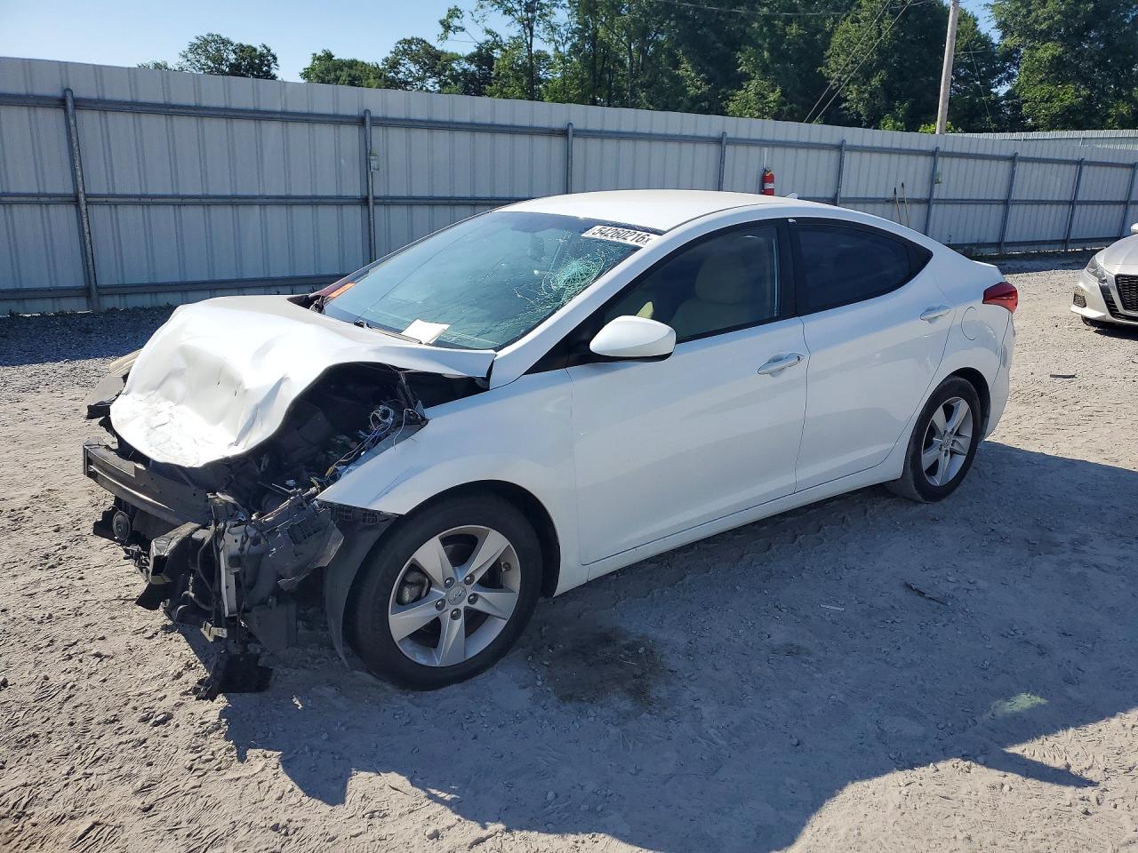 Salvage Hyundai ELANTRA Image