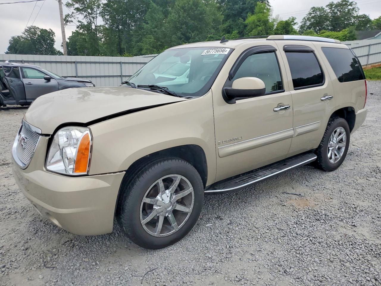 Salvage GMC Yukon Image