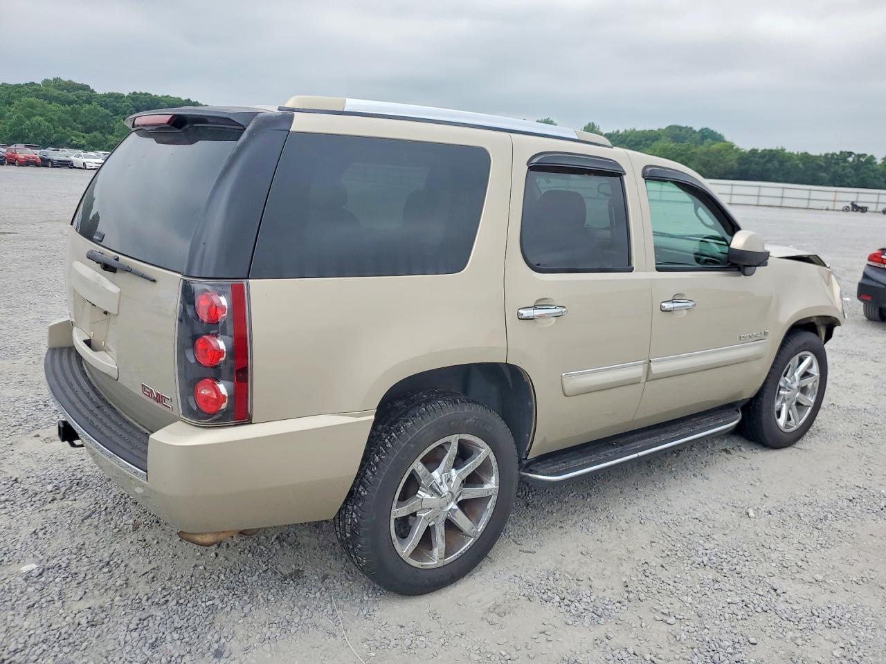 GMC Yukon Denali