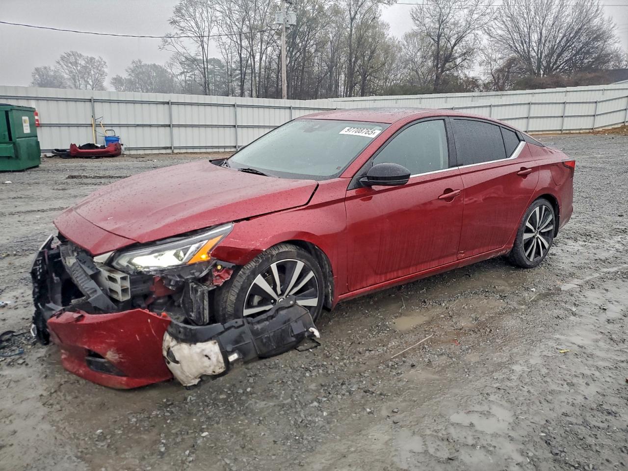 Salvage Nissan Altima Image