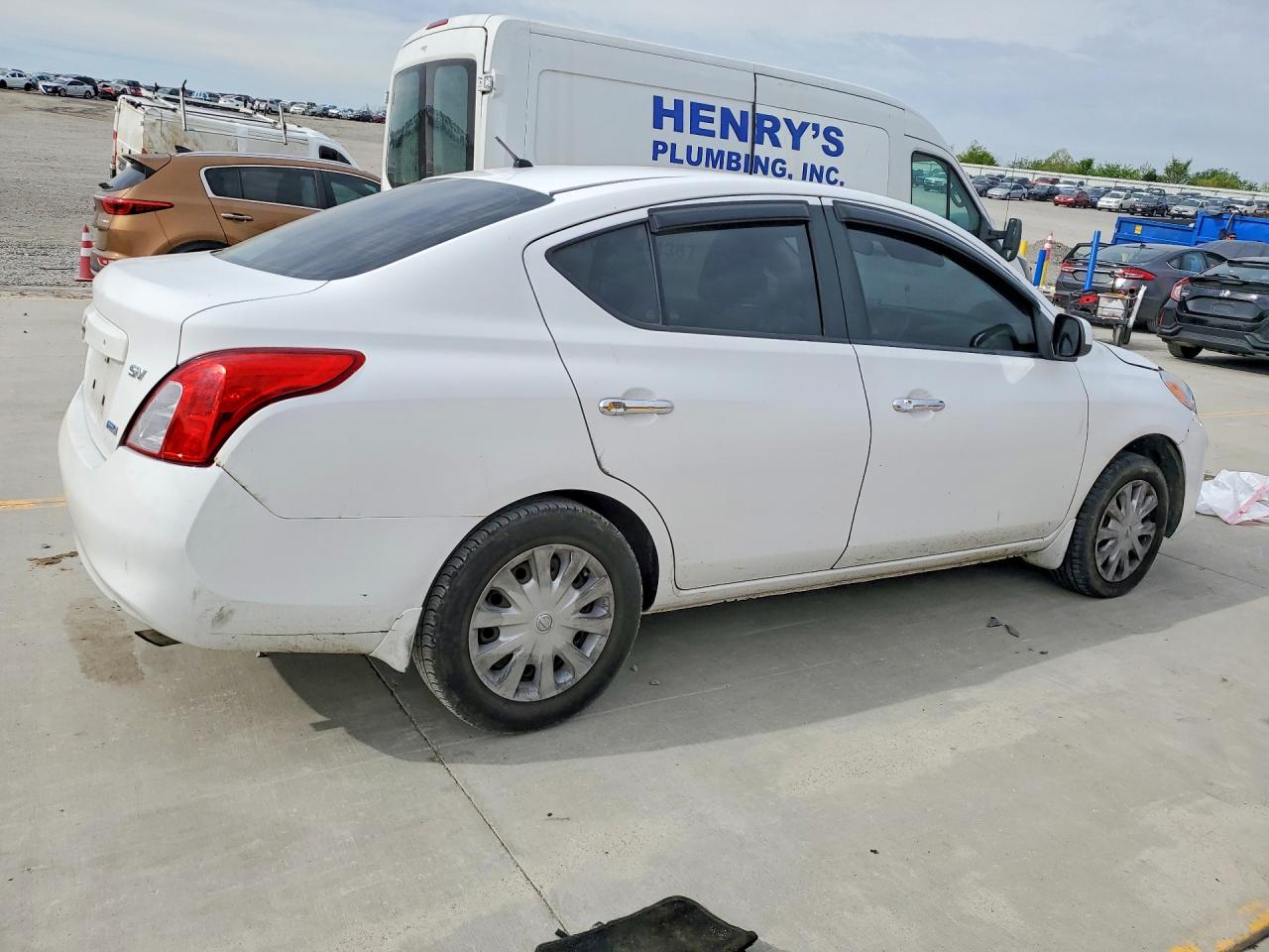 Nissan Versa 1.6 S