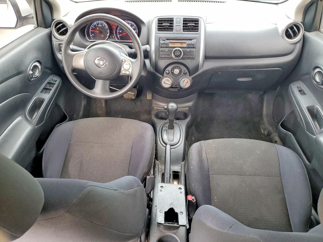 Nissan Versa 1.6 S