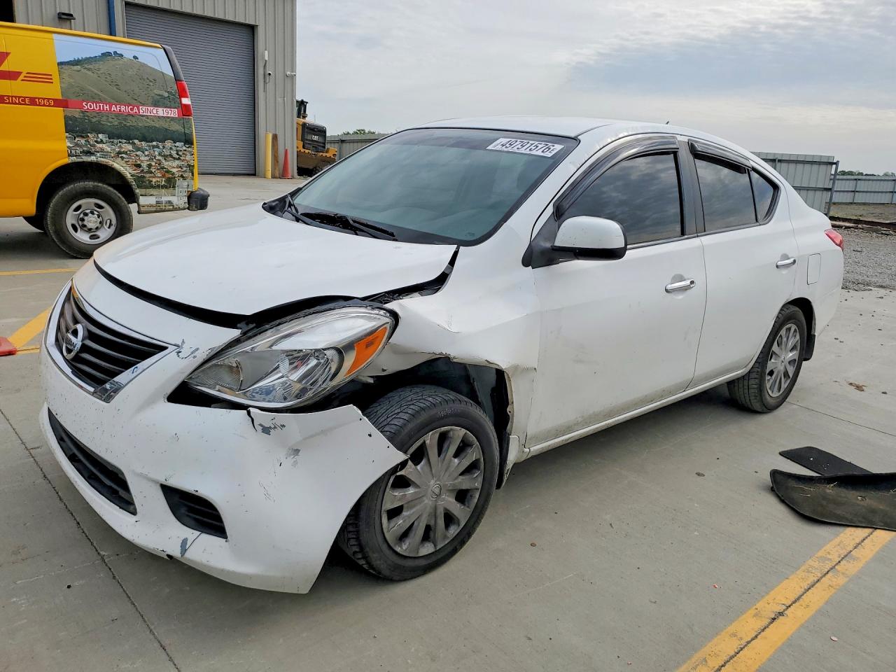 Salvage Nissan Versa Image