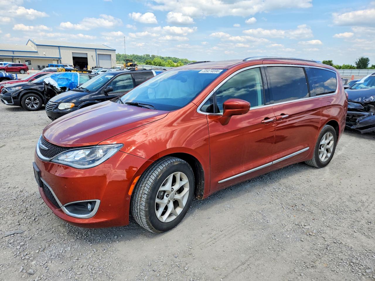 Salvage Chrysler Pacifica Image