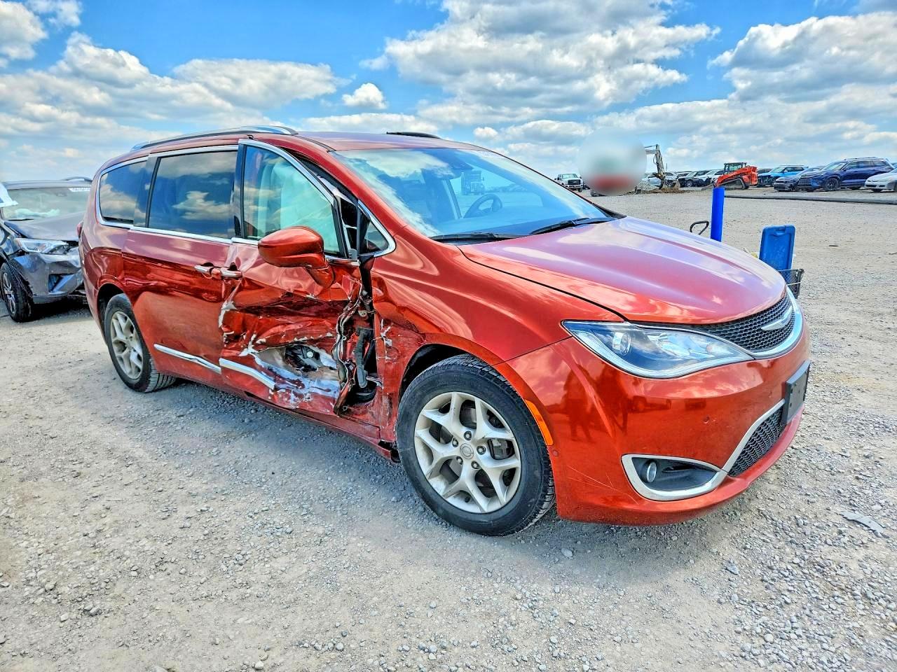 Chrysler Pacifica Touring L