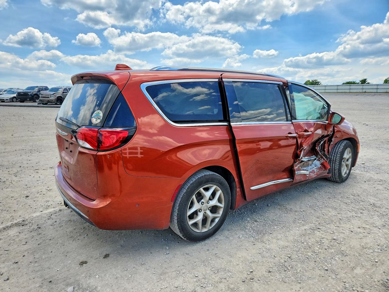 Chrysler Pacifica Touring L