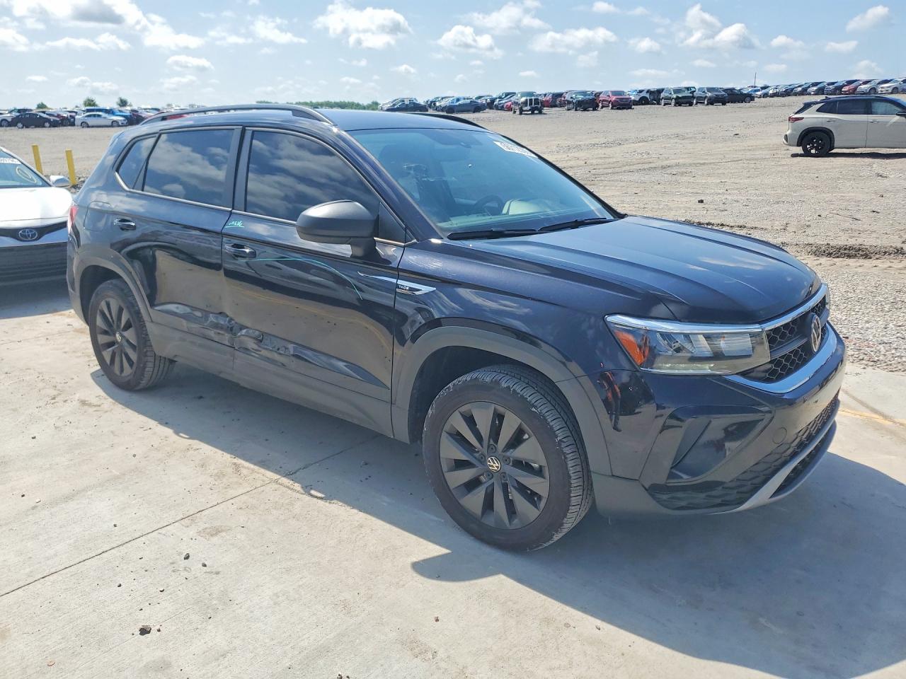 Volkswagen Taos S