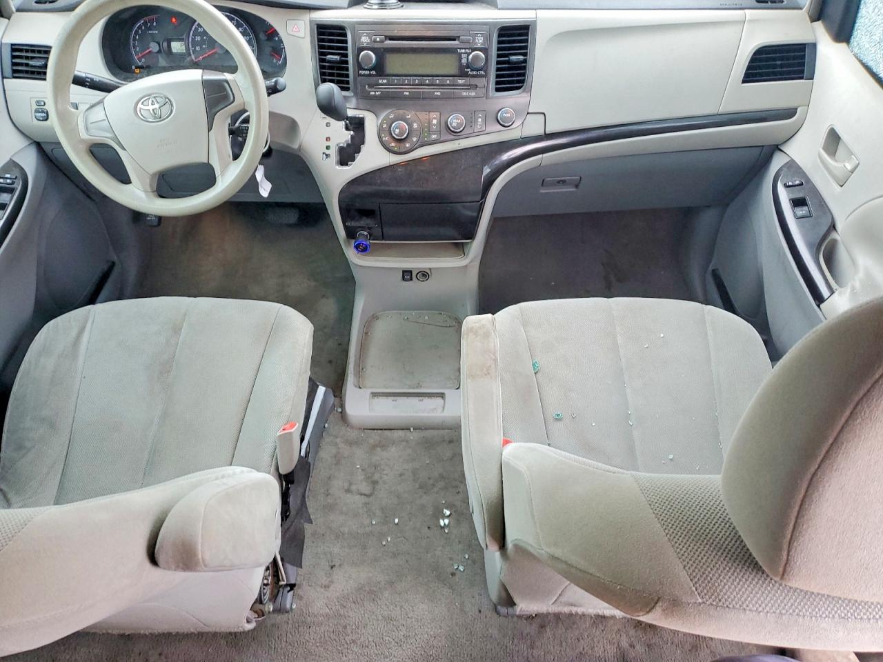 Toyota Sienna Base 7-passenger