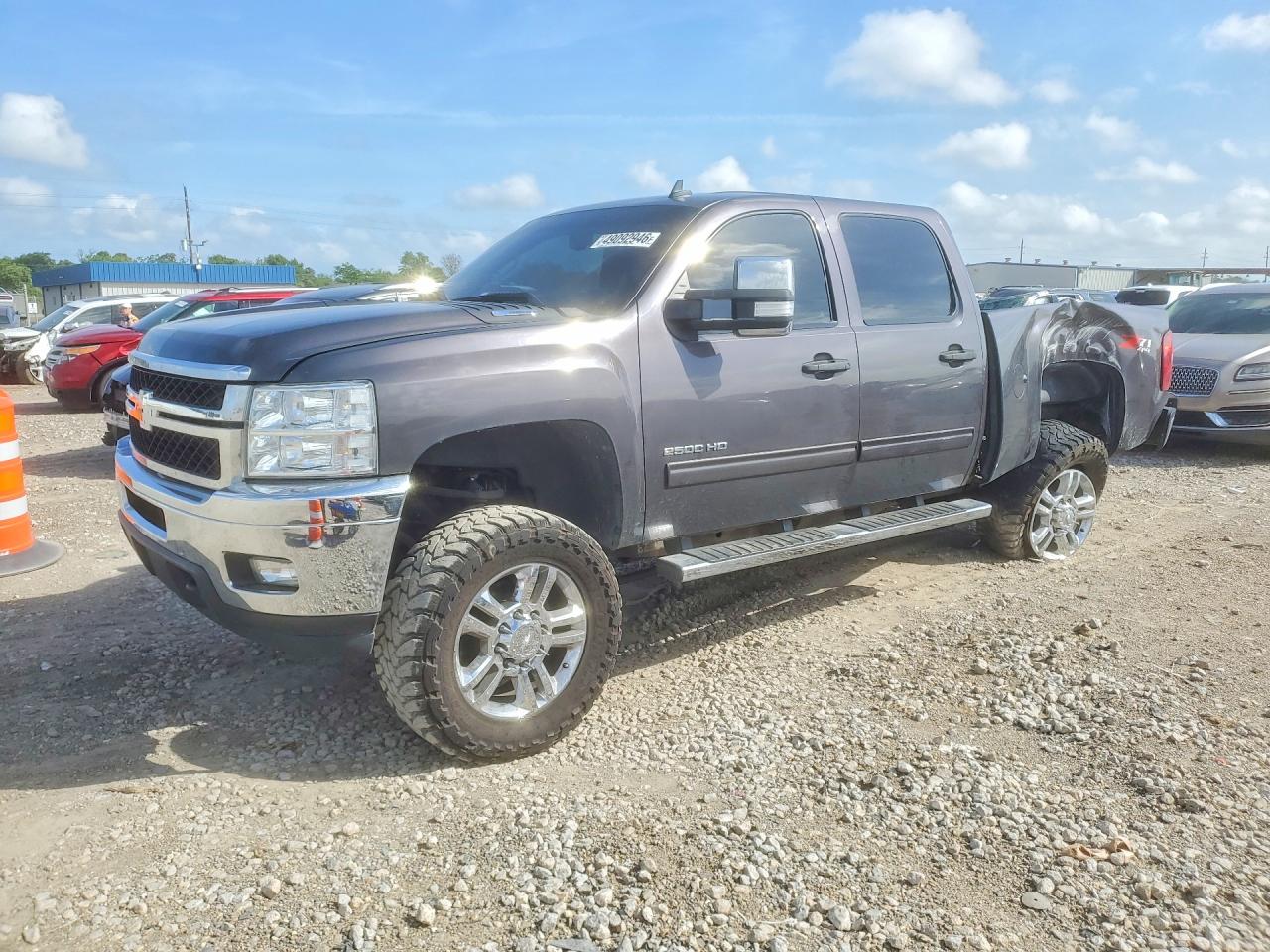 Salvage Chevrolet Silverado Image